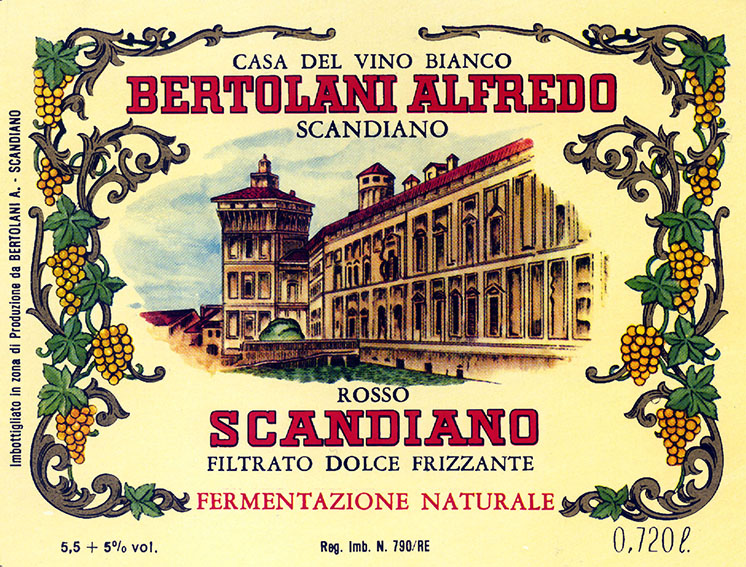 Vintage wine label for Bertolani Alfredo Scandiano, featuring an illustration of a building with architectural details and grapevines, emphasizing 'Rosso Scandiano Filtrato Dolce Frizzante' and 'Fermentazione Naturale'.